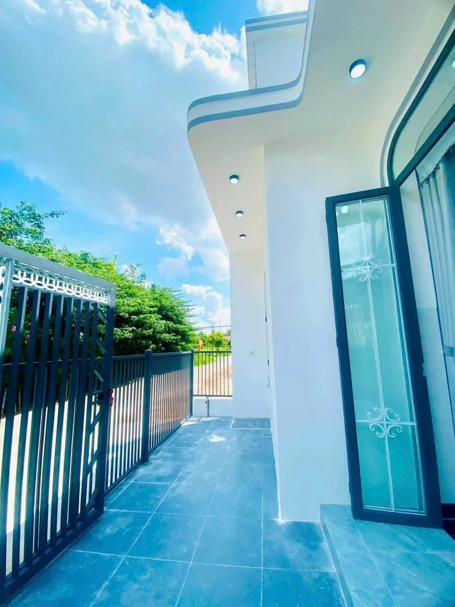 Bán nhà 2 phòng ngủ 60m² 979 triệu gần chợ Long Hoa Tây Ninh - Ảnh thu nhỏ 2