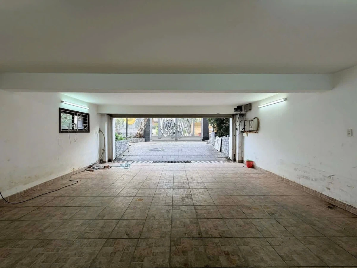 Bán biệt thự góc 2 mặt tiền 500m² Quận 7 giá 68,6 tỷ - Ảnh thu nhỏ 2