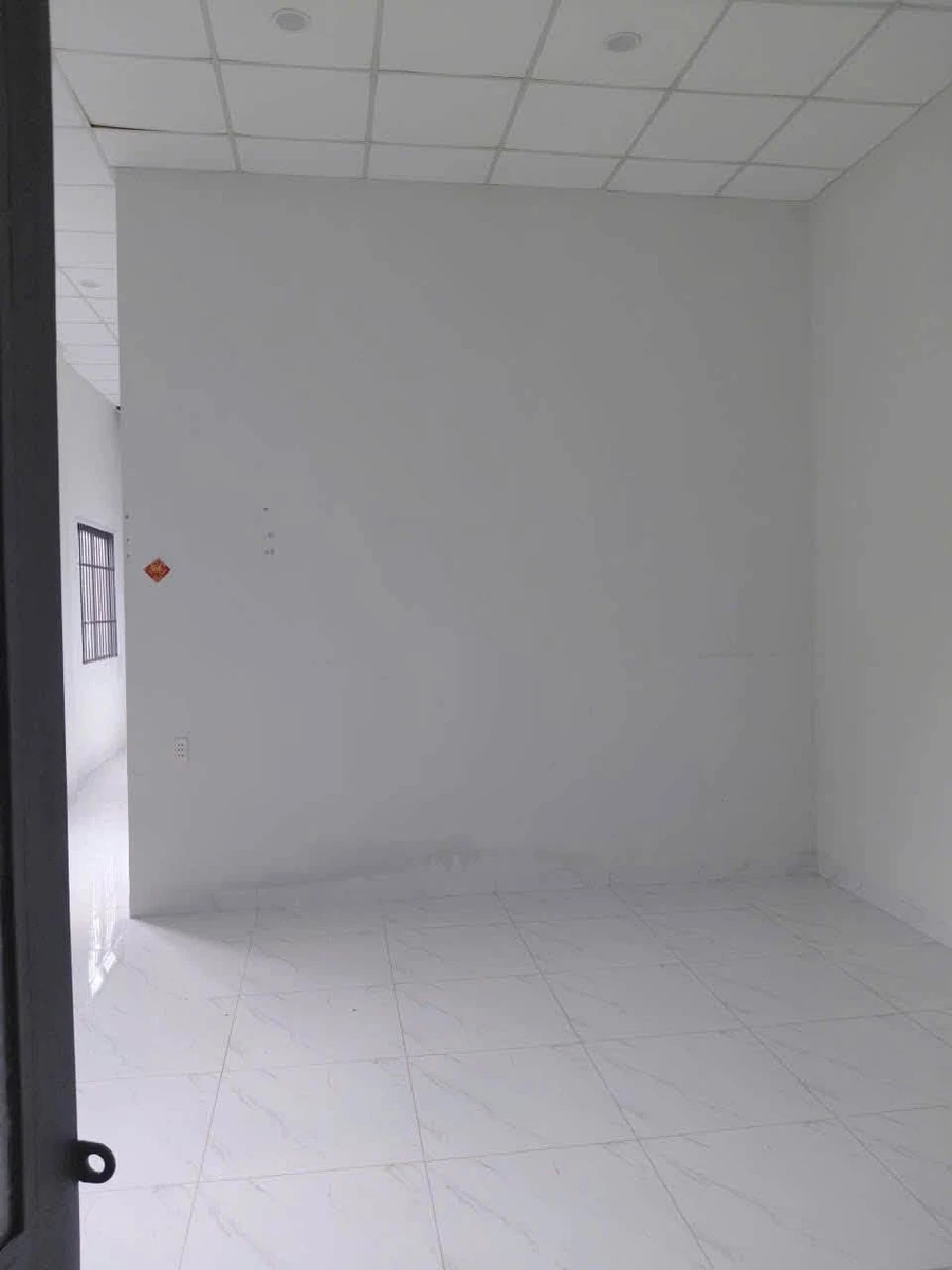 Bán nhà mới 5x27m, 2 phòng ngủ tại Tây Ninh 790 triệu - Ảnh thu nhỏ 2