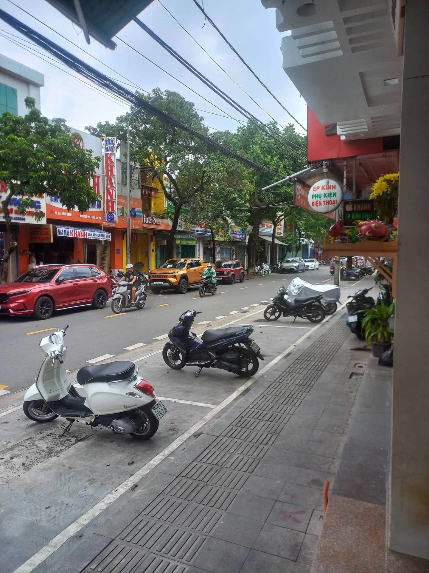 Bán nhà 3 tầng mặt tiền 140m2 trung tâm Huế - Ảnh 1