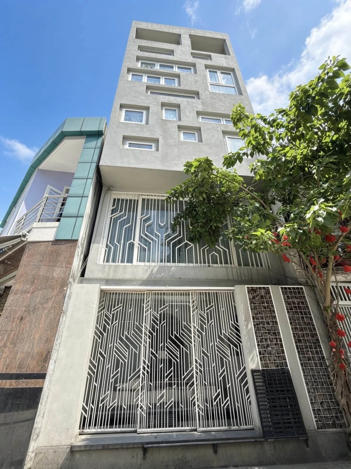 Bán nhà hẻm xe hơi 42m2, 5 lầu, 4PN đường Phan Tây Hồ, Phú Nhuận giá 8,3 tỷ - Ảnh 1