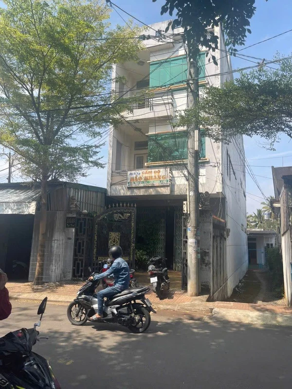 Bán nhà mặt tiền Tuệ Tĩnh Buôn Ma Thuột 125m² 6 phòng