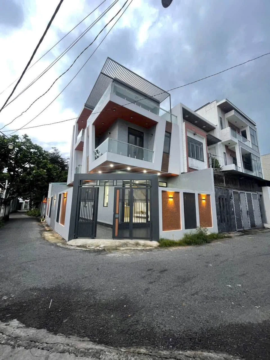 Bán nhà 180m² 3 PN mặt tiền Phạm Ngọc Thạch, Bình Chánh - Ảnh 1