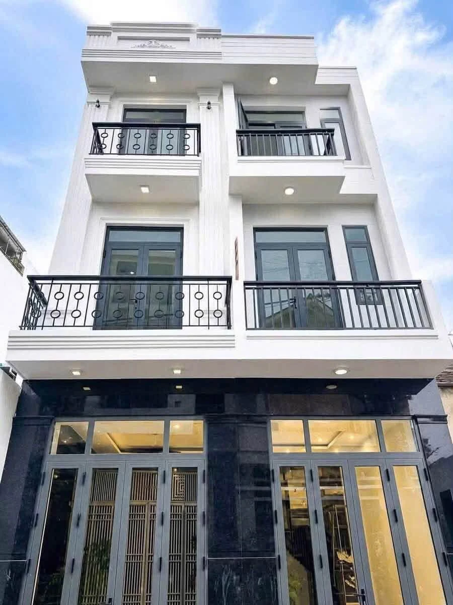 Bán nhà 3 tầng mặt tiền 41m² Nguyễn Đình Thụ, Quy Nhơn - Ảnh 1