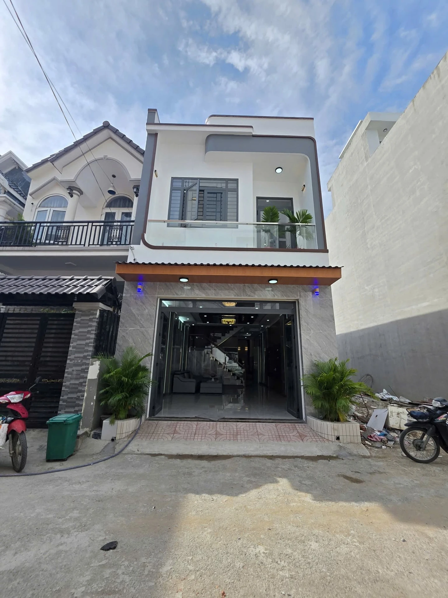 Bán nhà 1 trệt 1 lầu 80,5m² 3 tỷ 990 gần chợ Hóa An - Ảnh 1