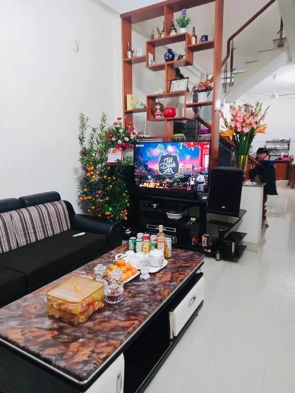 Bán nhà 3 tầng 69,8m2 3 phòng ngủ phường Trường Thị