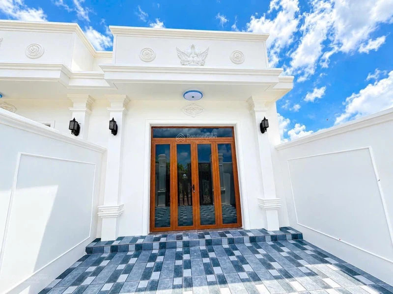 NHÀ MỚI HIỆN ĐẠI - TRUNG TÂM TRÀ VINH - PHƯỜNG HOÀ THUẬN - VĨNH LONG MỚI . GẦN CHỢ - TRƯỜNG HỌC