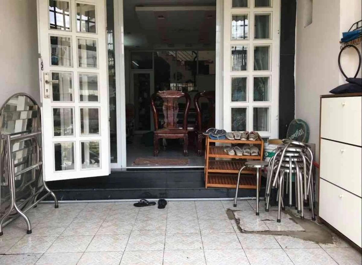 Bán nhà 2 tầng 55m2 gần mặt tiền Cách Mạng Tháng 8, Q.3 - Ảnh 1