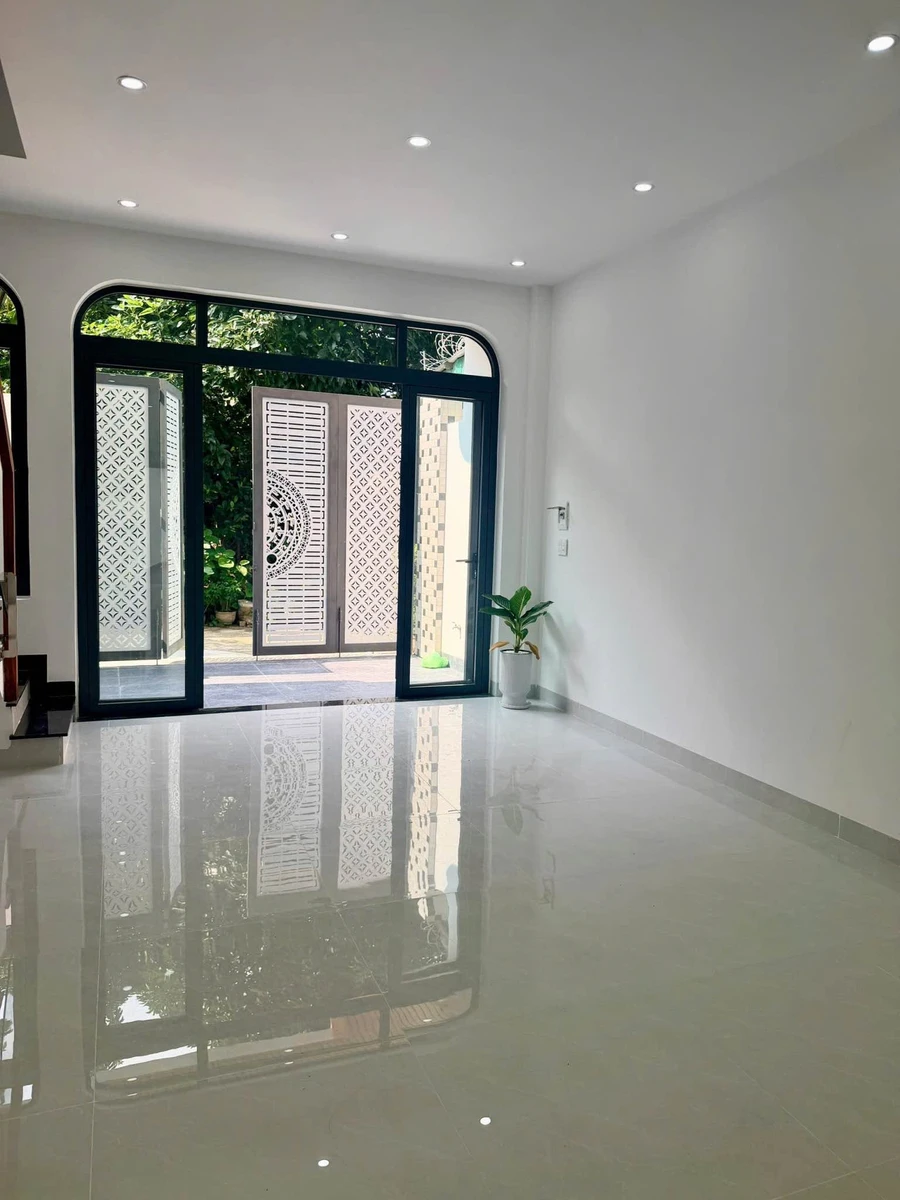 Nhà hẻm bán Nguyễn Duy Trinh, 1 trệt 2 lầu, 100m², 3 PN, 3 tỷ 880 triệu - Ảnh thu nhỏ 2