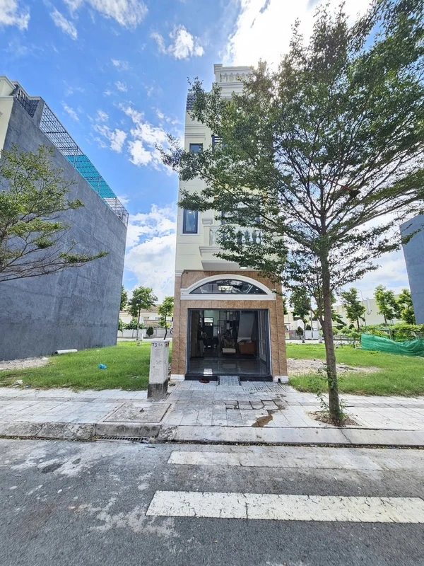 Bán nhà 60m² 3 phòng ngủ Dĩ An, Bình Dương 4 tỷ 800