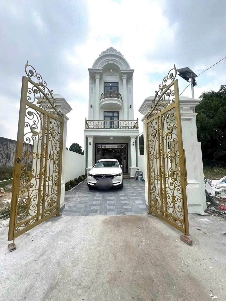 Bán nhà 3 tầng 5PN full nội thất 150m² Bình Dương 6,5 tỷ - Ảnh 1