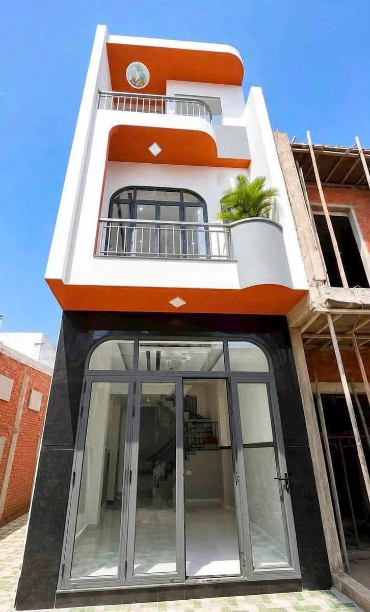 Bán nhà 3 tầng hẻm Hoàng Văn Thụ, Quy Nhơn, 46,7m², 3 phòng ngủ, sổ hồng - Ảnh 1