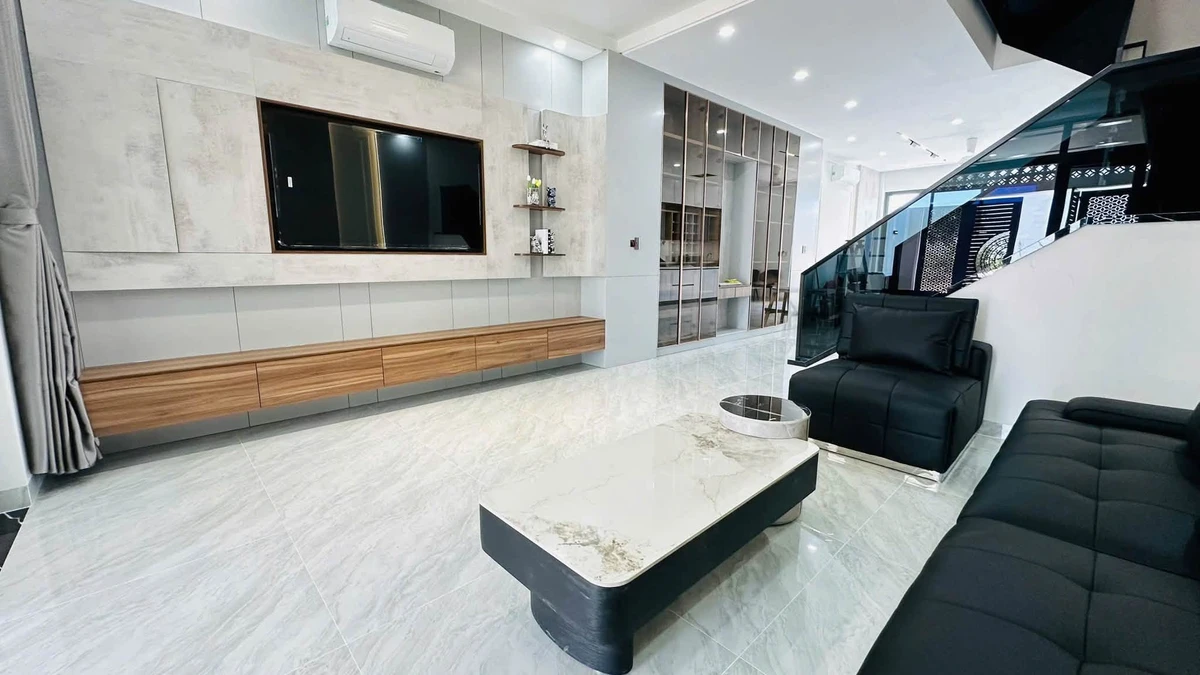 Bán nhà 3 tầng tân cổ điển Nha Trang, 100m², 8,9 tỷ - Ảnh thu nhỏ 2