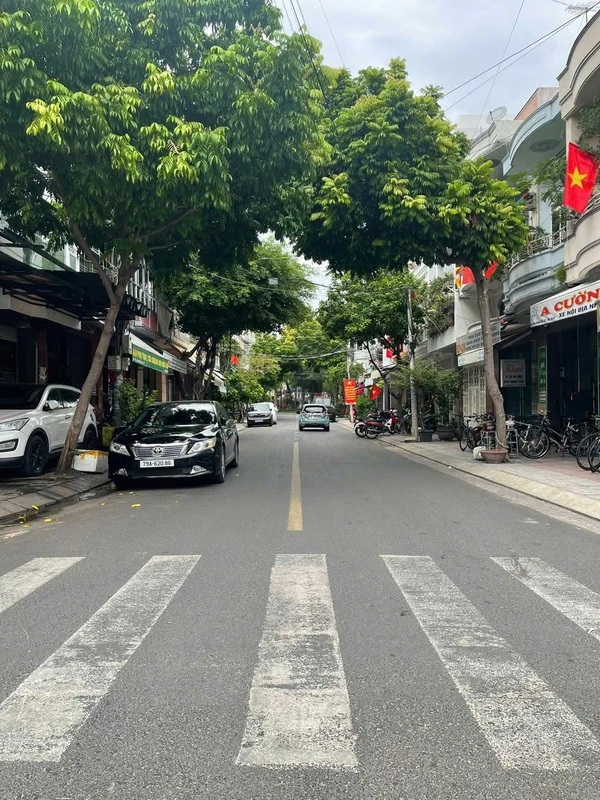 Bán nhà 3 tầng mặt tiền Hoàng Văn Thụ, 45.5m², Nha Trang