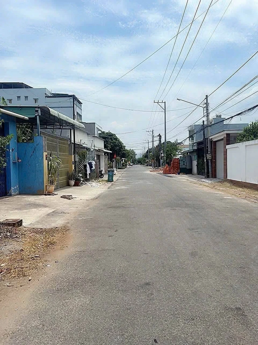 Bán đất mặt tiền Nguyễn Mạnh Hùng, Long Toàn, TP. Bà Rịa, 10x30m (300m²), giá 5 tỷ - Ảnh thu nhỏ 3