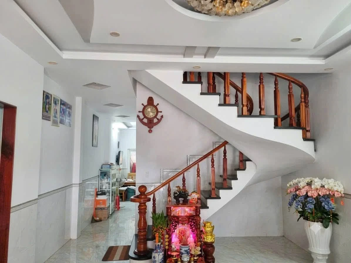 Bán nhà 1 trệt 1 lầu 5PN 100m² Phú Thuỷ, Phan Thiết - Ảnh thu nhỏ 2