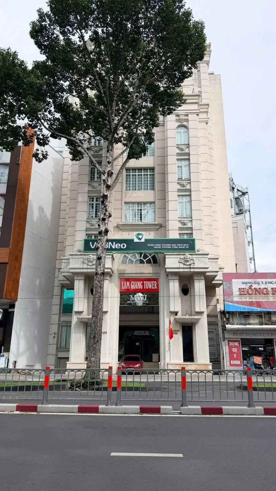 Bán tòa nhà mặt tiền 2.171m² Trần Hưng Đạo, Quận 1 - 399 tỷ - Ảnh 1