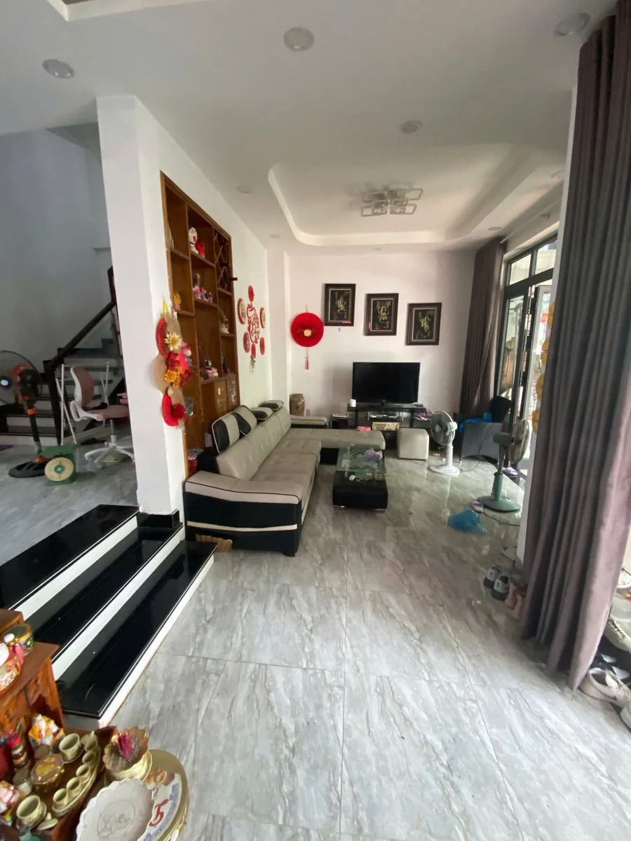 Bán nhà 3 tầng kiệt Lê Quý Đôn, đất 141m2, 4 phòng ngủ, giá 7,5 tỷ, Huế - Ảnh 1