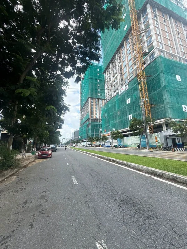 Bán nhà mặt tiền Vương Thừa Vũ Nha Trang 90m2