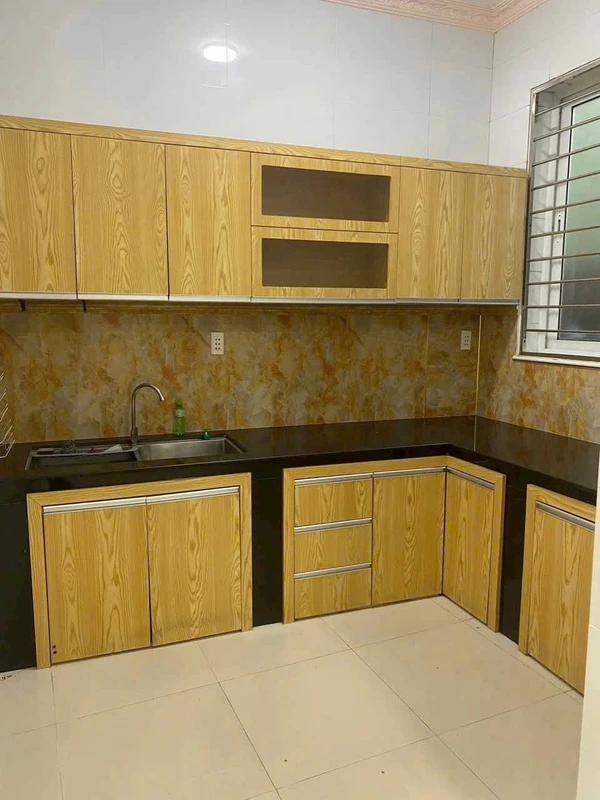 Bán nhà nguyên căn 5PN full nội thất 121m2 trung tâm phường Bến Tre giá 2 tỷ