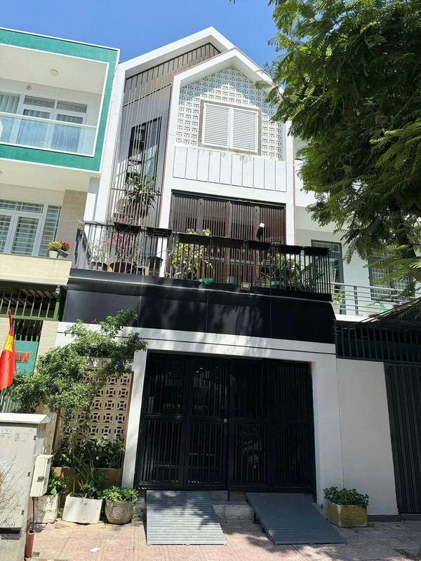 Bán nhà 4 phòng 238m² KĐT Hà Quang 1 Nha Trang
