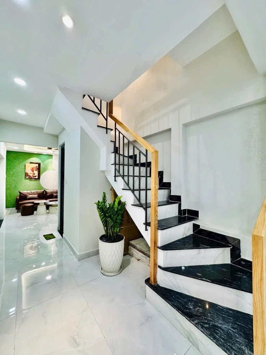 Bán nhà 4 tầng 40m2 hẻm Hoàng Hoa Thám, Bình Thạnh, giá 5,98 tỷ - Ảnh thu nhỏ 3