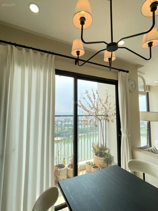 Chính chủ bán 2PN + 1, 64m2 view đẹp, 3 tỷ 820, khu cao cấp Vinhomes Smart City - Ảnh 1