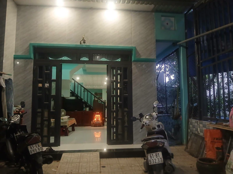Bán nhà gác lửng 3PN 2WC 70m² đường DX 05 Tân Vĩnh Hiệp Tân Uyên