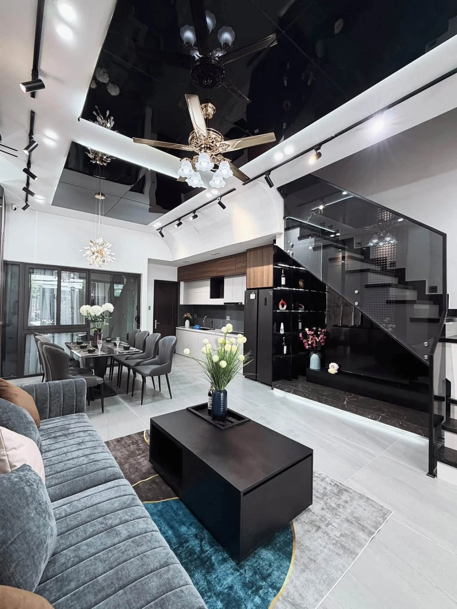 Bán nhà 3 tầng 220m² full nội thất MT Nguyễn Chích Đà Nẵng - Ảnh thu nhỏ 2