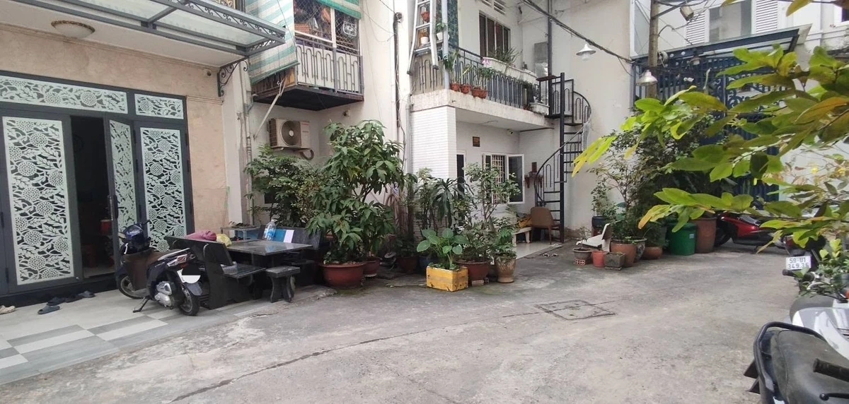 Bán nhà 7 phòng 50m² Quận 1 hơn 15 tỷ - Ảnh thu nhỏ 2