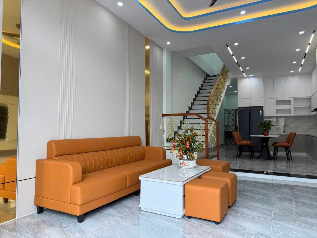 Bán nhà 2 tầng 100m2, 3PN 2WC Trường Chinh Bình Tân - Ảnh thu nhỏ 3