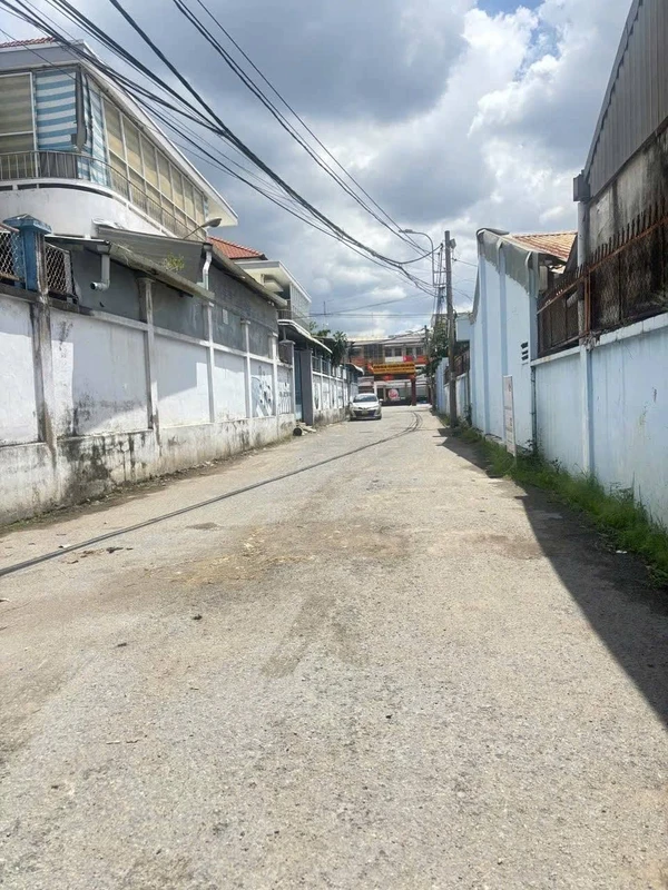 Bán nhà hẻm xe hơi 52.8m² 2PN Long Trường Q9