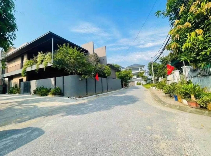 Bán lô góc 180m2 đường 32 Lê Nin Nghi Phú 7.9 tỷ