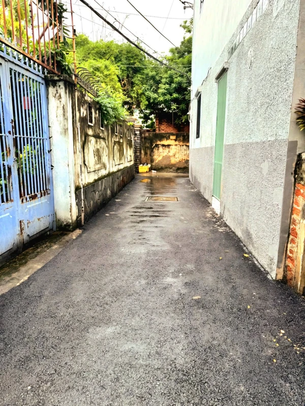 Bán căn hộ dịch vụ mặt tiền đường 8m, 1 trệt 2 lầu, 128m2, gần Cao đẳng Công Thương Quận 9 nhadatgiabao