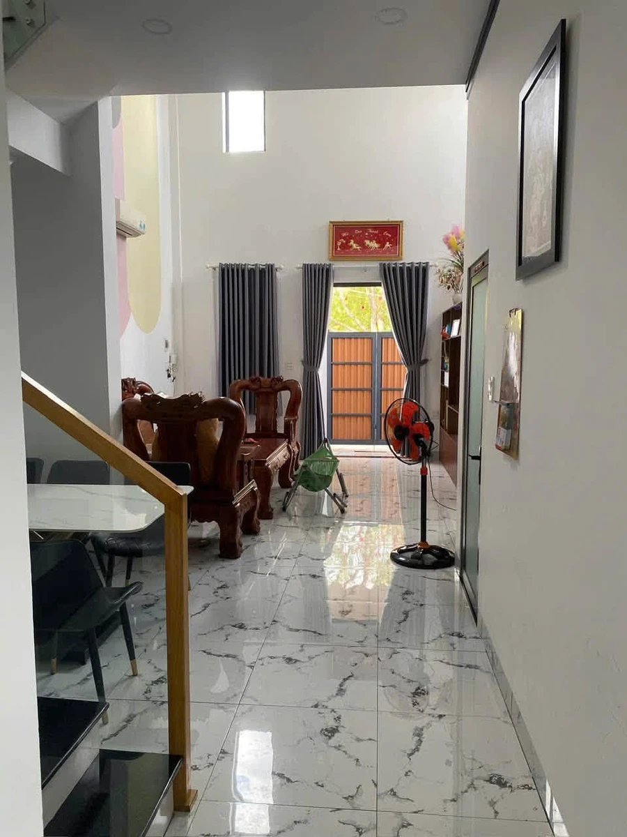 Bán nhà 1 trệt 1 lầu 3PN 119m² Long Khánh giá 1,6 tỷ - Ảnh 1