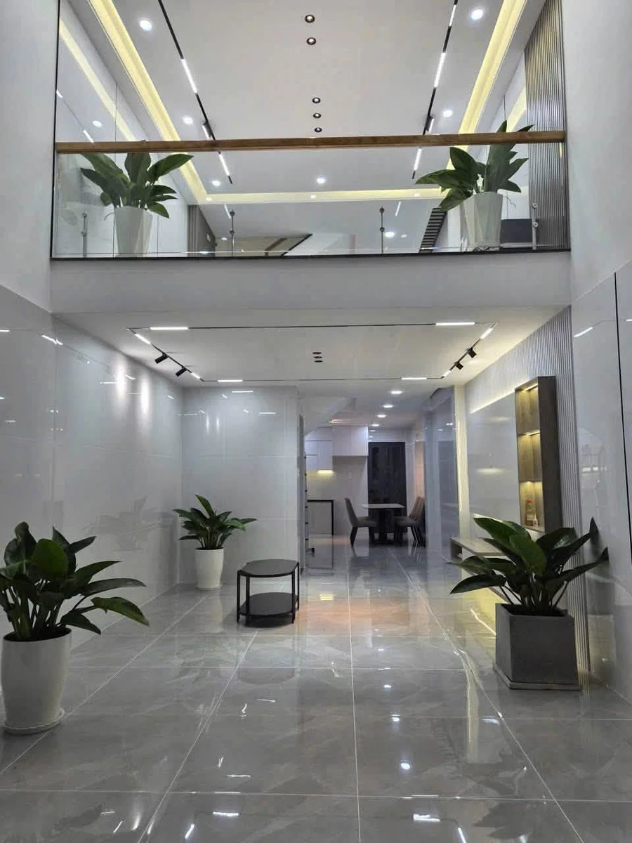Bán nhà hẻm xe hơi 5 tầng 4x14m Lạc Long Quân Quận 11, nhỉnh 9 tỷ - Ảnh thu nhỏ 2
