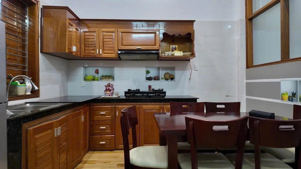 Bán nhà 4 tầng mặt tiền Cao Xuân Dục, 60m2, 5PN, giá 7,9 tỷ, gần sông Hàn Đà Nẵng - Ảnh thu nhỏ 4