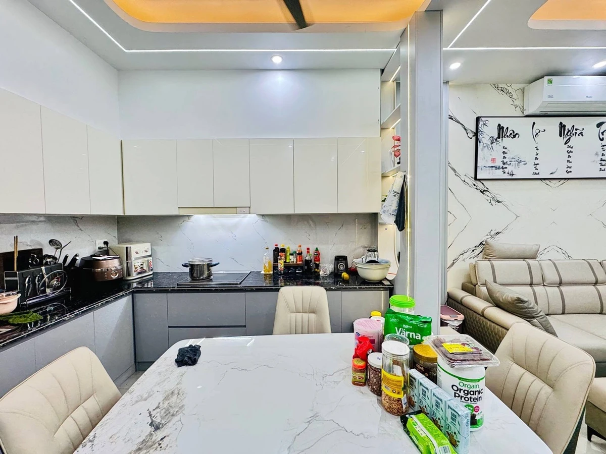 Nhà phố 4 tầng 44.5m² full nội thất, 4 tỷ, HCM - Ảnh thu nhỏ 2