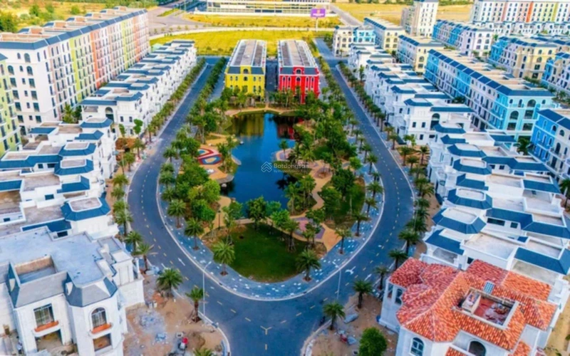 Chính chủ gửi bán căn 4 tầng đường 27m KĐT MeKong (La Celia) - Đồng Hới - Quảng Bình (7,99 tỷ)