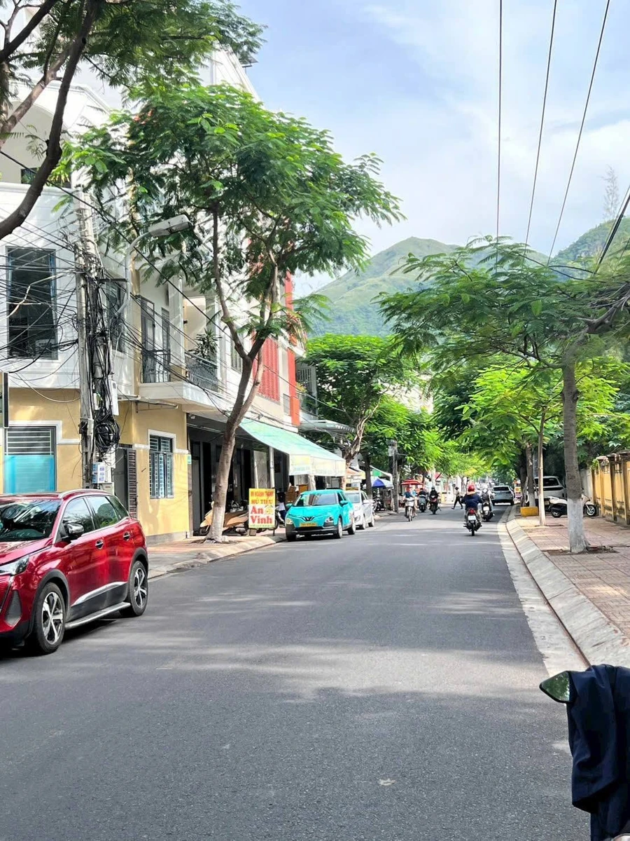 Nhà 2 tầng mặt tiền 13m Nha Trang, 97.8m², 9 tỷ - Ảnh thu nhỏ 3