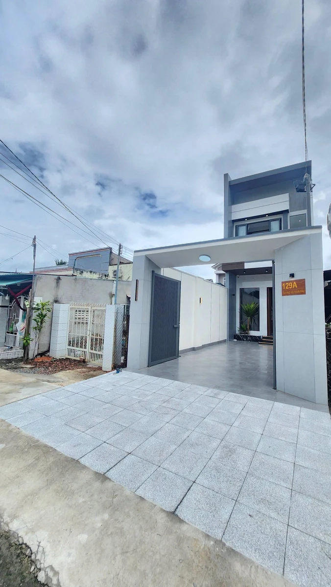 Bán nhà lầu 3PN/3WC 170m² Nguyễn Văn Linh, Thủ Đức - Ảnh thu nhỏ 2