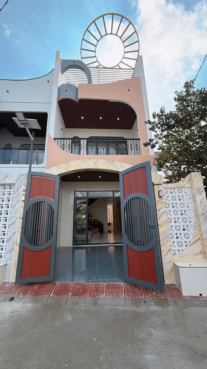 Bán nhà mặt tiền 1 trệt 1 lầu 5x26m, 3PN, gần KCN Cầu Tràm, Cần Đước - Ảnh thu nhỏ 2