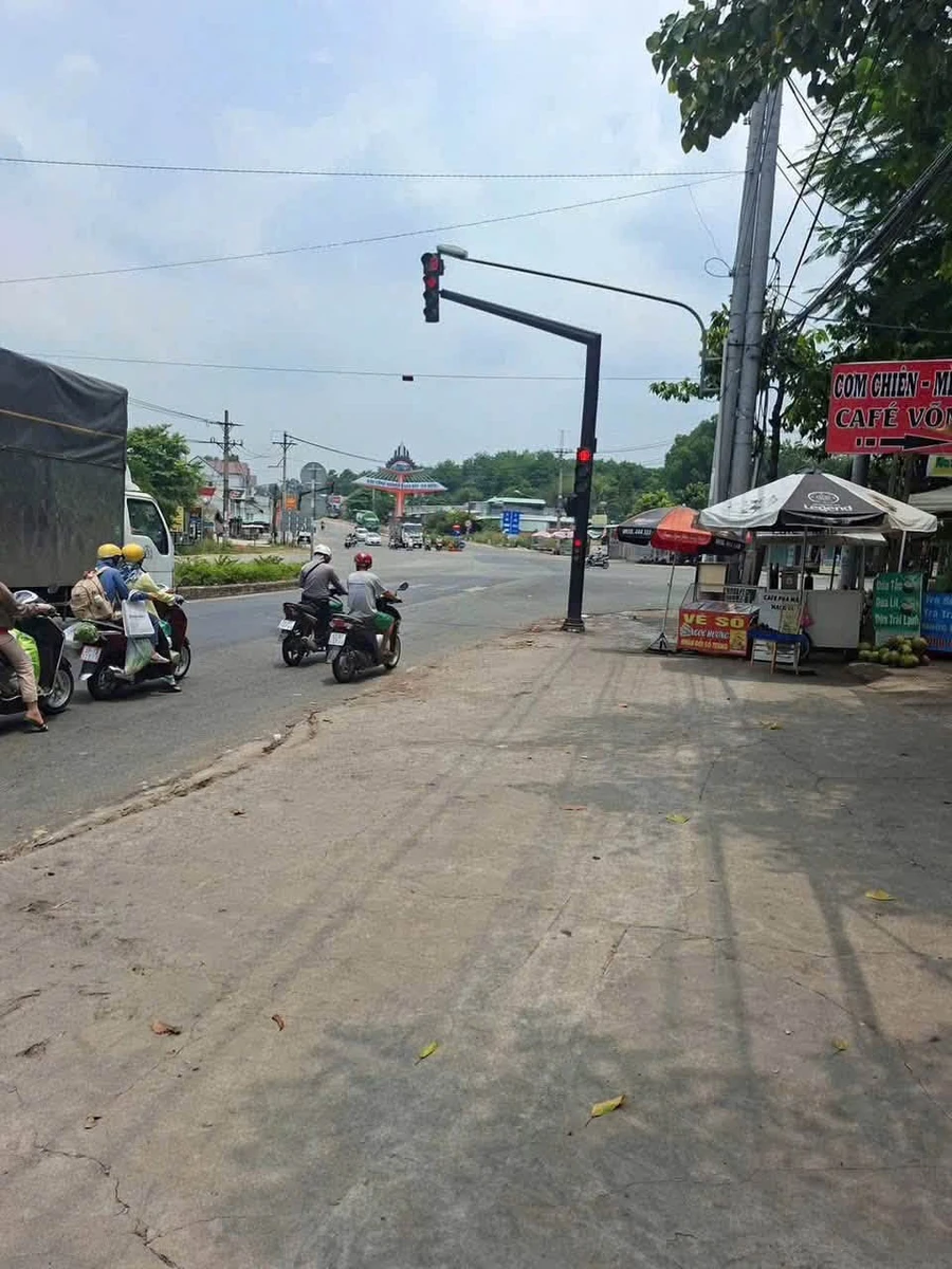 Nhà bán Bến Cát 85m² full nội thất 2 tỷ - Ảnh 1