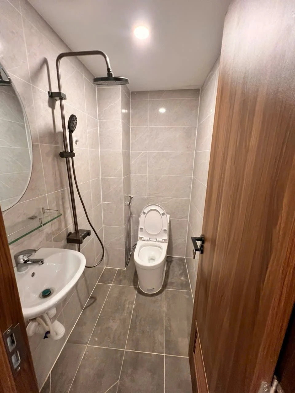 Bán nhà 2 tầng 33m² 2PN 2WC nở hậu, hẻm 3m gần chợ vải Phú Thọ Hòa, Tân Phú - Ảnh 1