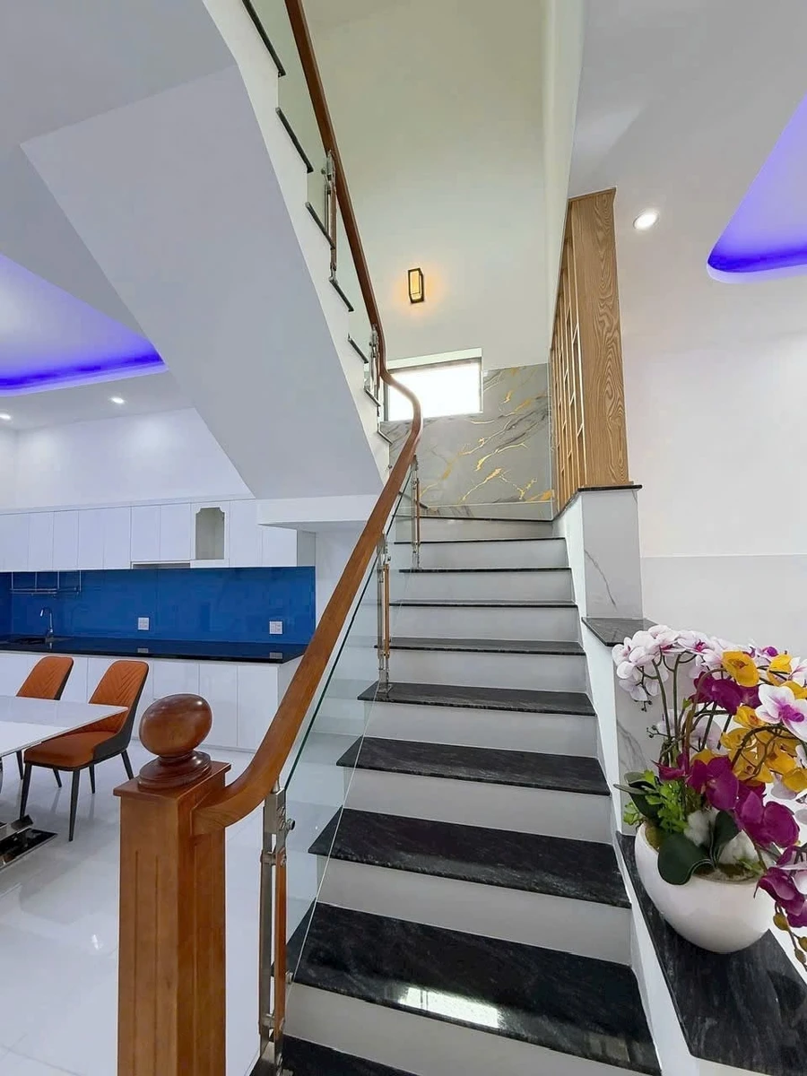 Bán nhà 1 trệt 1 lầu 100m2, 4 phòng, Long Tâm, Bà Rịa - Ảnh thu nhỏ 3