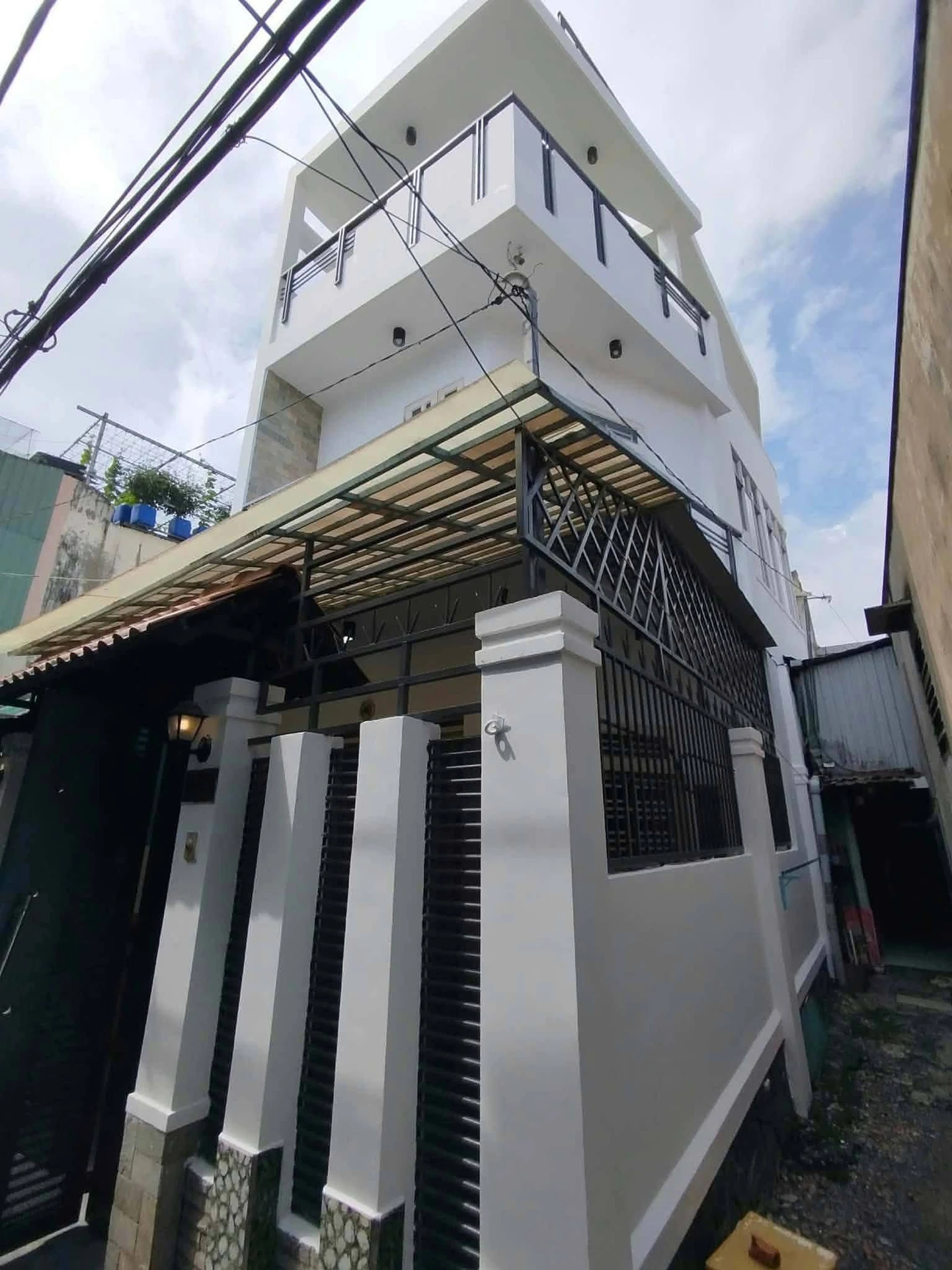 Bán nhà phố 4PN, sân thượng, 75m² Tỉnh Lộ 10, giá 4.55 tỷ - Ảnh 1