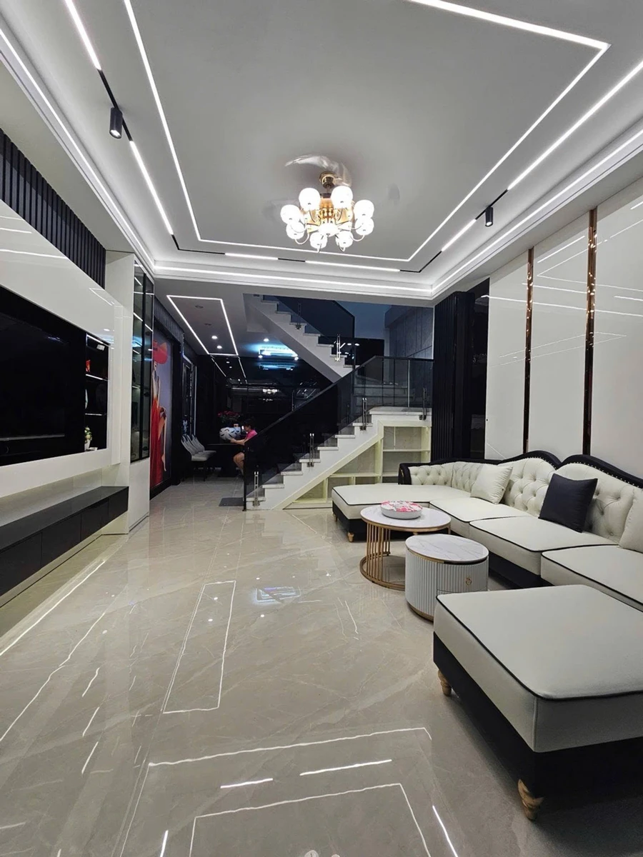 Bán nhà 4 tầng 50m² ngõ 168 Hồ Sen Quận 1 - Ảnh 1