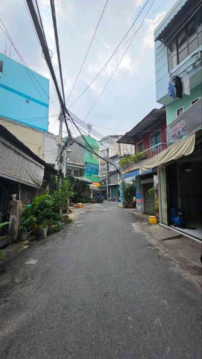 Bán nhà hẻm 2 mặt tiền 1 trệt 1 lầu, DTSD 40m2, đường Lạc Long Quân, nhỉnh 3 tỷ - Ảnh 1