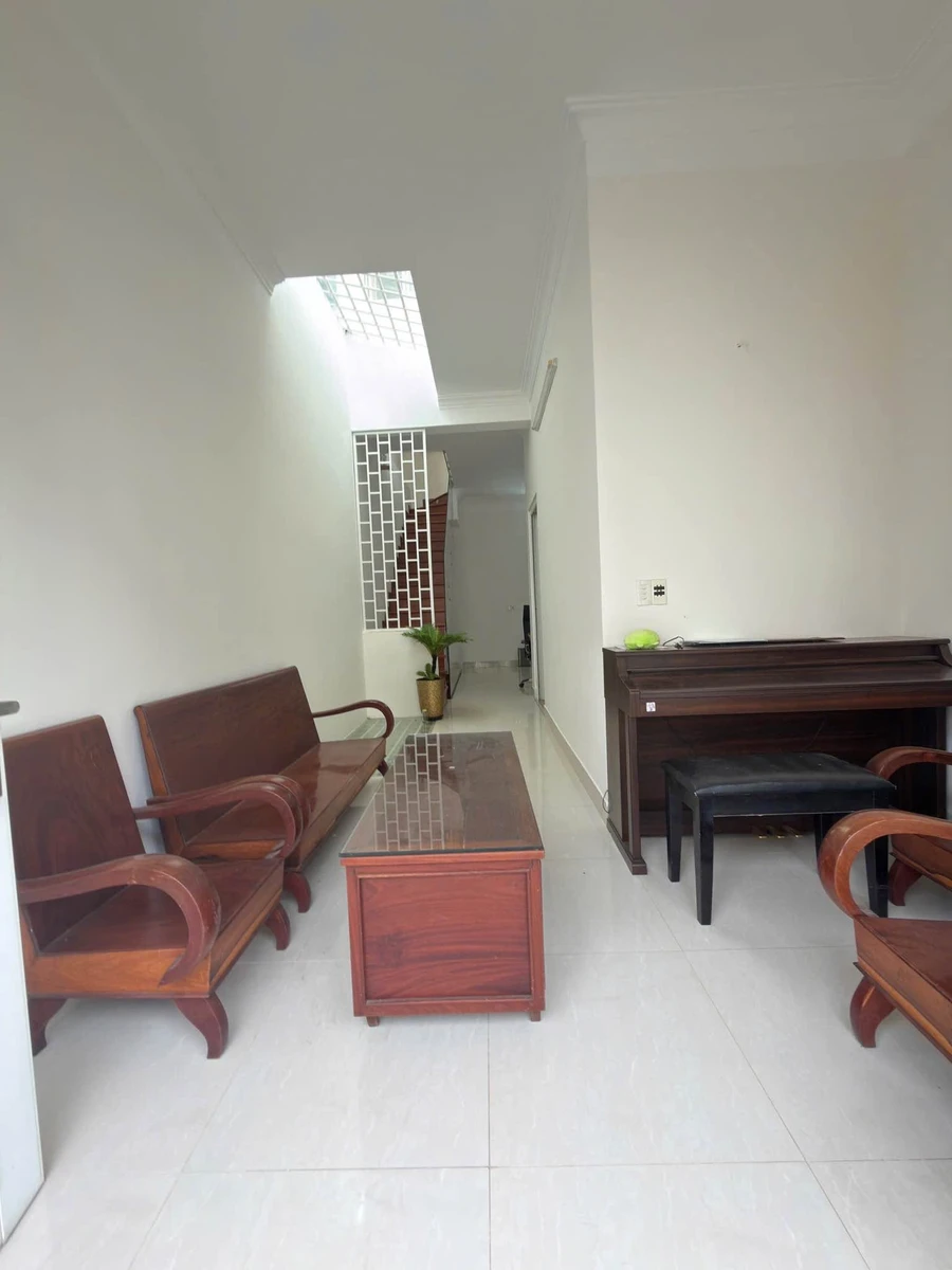 Bán nhà 1 trệt 2 lầu hẻm 102 Nguyễn Tất Thành, 2PN 2WC, giá 5,35 tỷ - Ảnh thu nhỏ 5