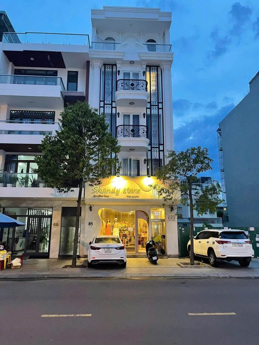 Bán shophouse 130m² Nha Trang VCN Phước Hải 32 tỷ - Ảnh 1